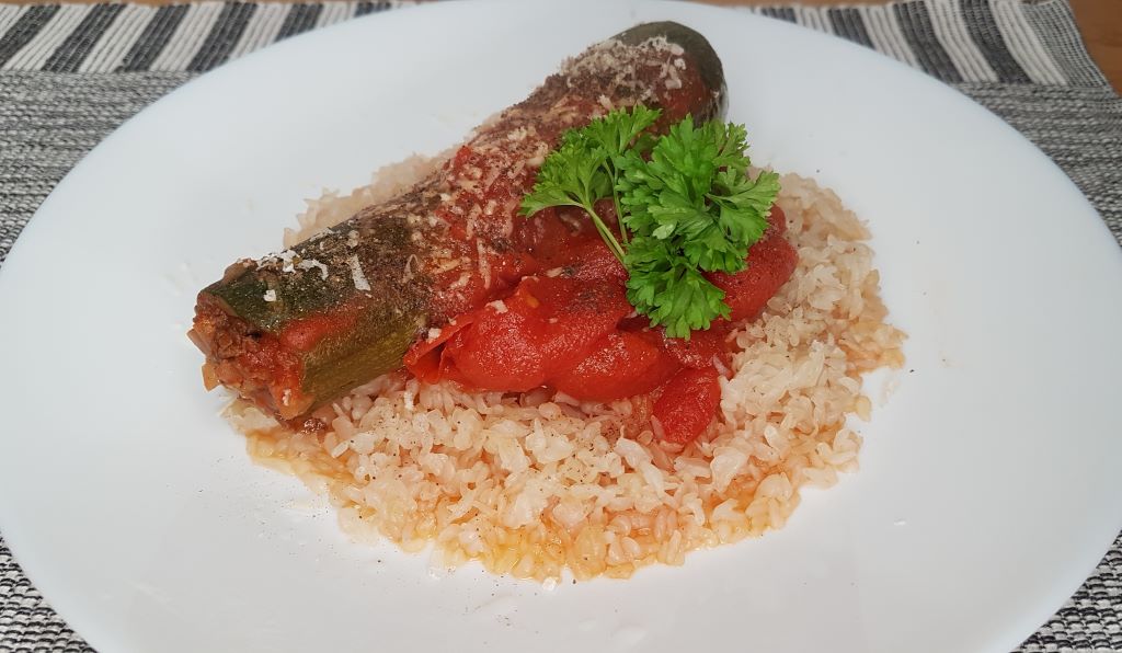 Stuffed Zucchini (Mehshi Koussa Ablama)